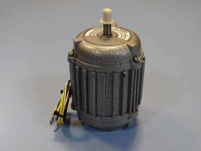 Ел. двигател за хладилни инсталации ”Елпром”-Тетевен АРХВ-25/4 220V - снимка 1