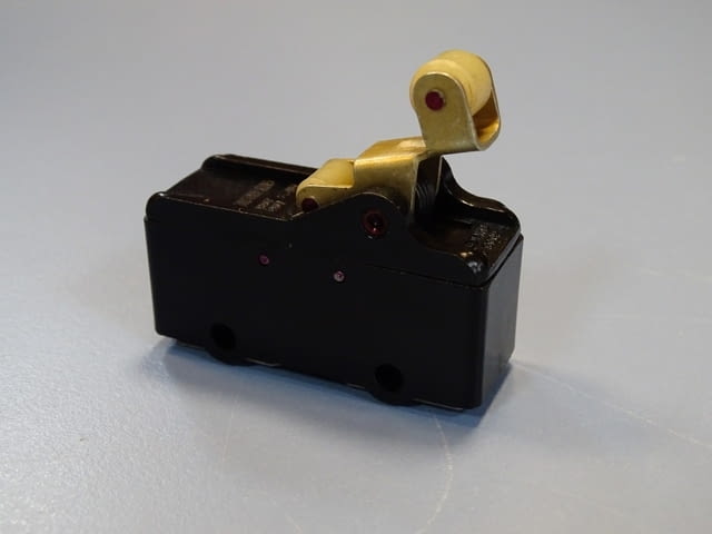 Микро-изключвател МП1107 USSR Micro Limit Switch 10A 660VAC/440VDC - снимка 1