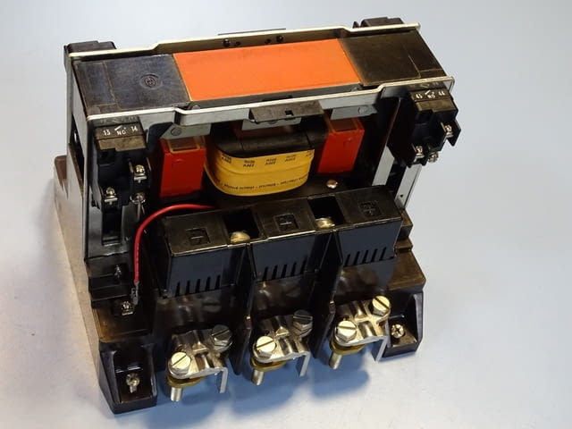 Контактор Klockner-Moeller DIL 8-22 universal contactor 300A 220V - снимка 6