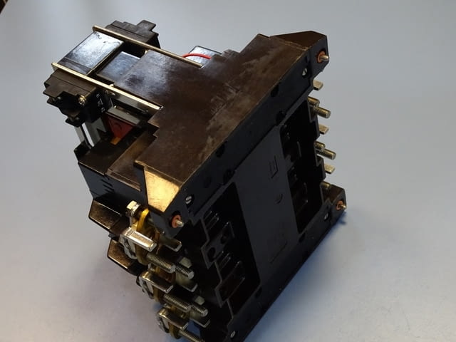 Контактор Klockner-Moeller DIL 8-22 universal contactor 300A 220V - снимка 9