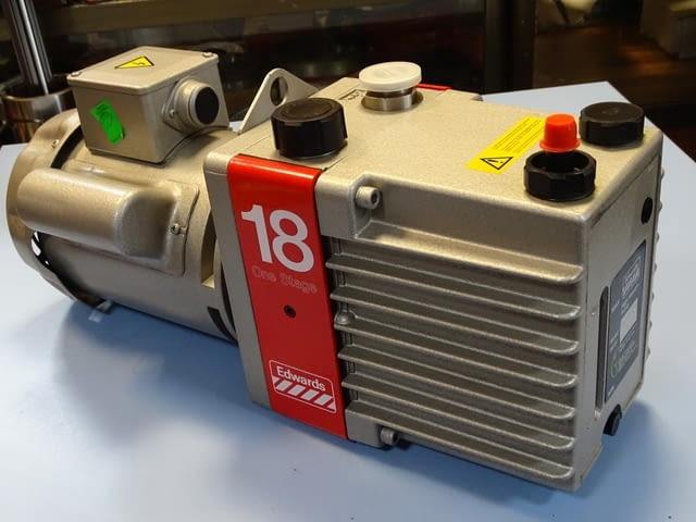 Вакуум помпа Edwards E1M-18 Rotary Vacuum Pump 220V 18 m3/h, град Пловдив - снимка 3