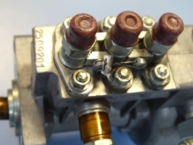 Горивно нагнетателна помпа (ГНП) Wuzetem PM3A03 injection pump PM3 101-2 - снимка 4