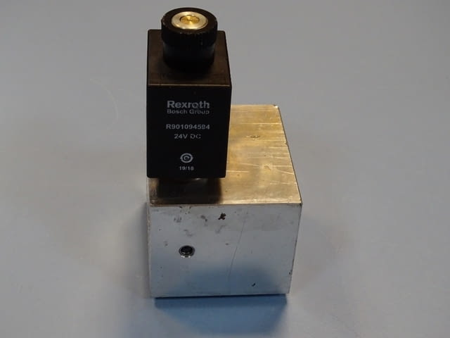 Хидравличен вентил Rexroth OF J12706SK0103 F55 oil control valve 24VDC - снимка 2