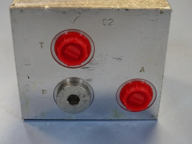 Хидравличен вентил Rexroth OF J12706SK0103 F55 oil control valve 24VDC - снимка 7