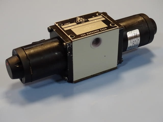 Хидравличен разпределител TOS RSE1-103.З11/024BC-1 24VDC solenoid hidraulic valve - снимка 1