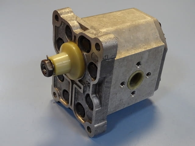 Хидравлична помпа Sandstrand TAP 22-90/44 DCO 02/8G Hydraulic gear pump - снимка 1
