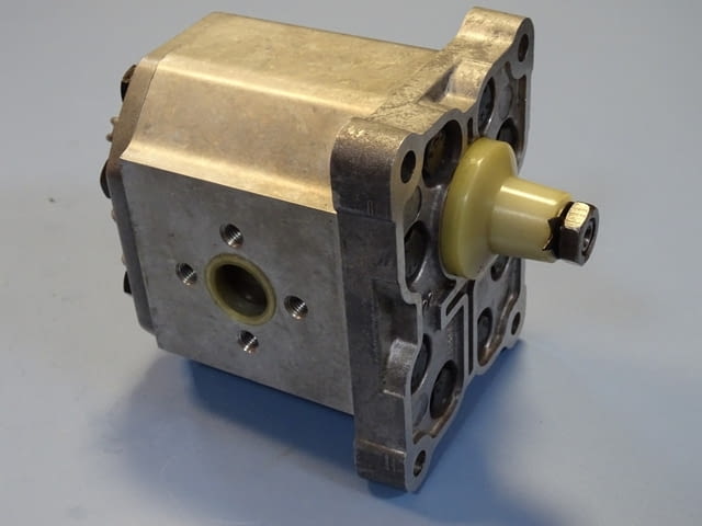 Хидравлична помпа Sandstrand TAP 22-90/44 DCO 02/8G Hydraulic gear pump - снимка 4