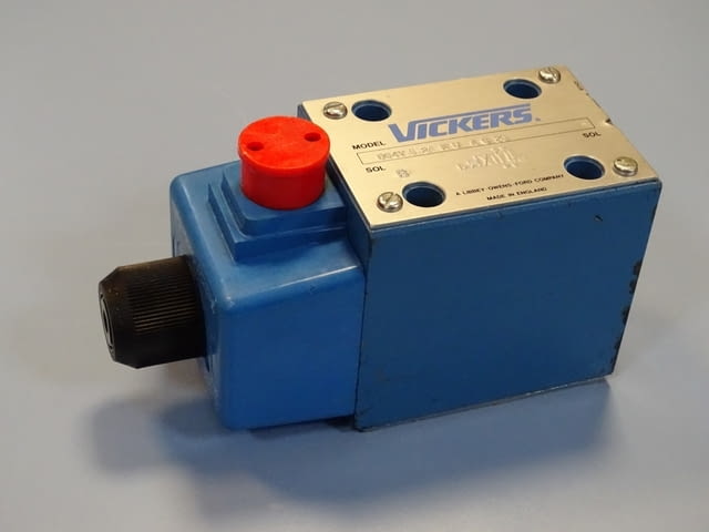 Хидравличен разпределител Vickers DG4V52AMUA620 Solenoid Control Valve 110V 315Bar - снимка 1