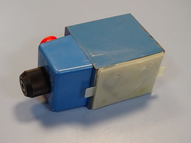 Хидравличен разпределител Vickers DG4V52AMUA620 Solenoid Control Valve 110V 315Bar - снимка 5