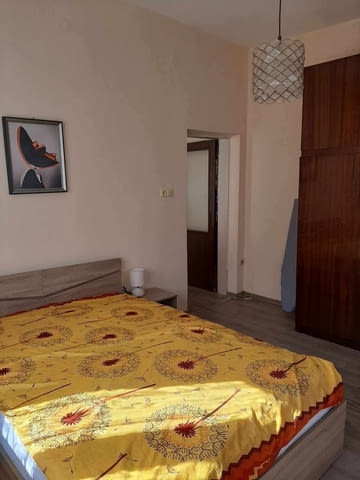 Давам под наем етаж втори от еднофамилна триетажна кооперация състоящ се от три стаи-в Кичук Париж. - снимка 6