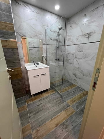 Давам под наем двустаен луксозно обзаведен чисто нова кооперация -Каменица 2 , близо до хотел SPS, към - снимка 4