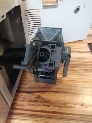 Кафе автомат Saeco Royal Professional All-in-one coffee machine, Grey, Cappuccino system, Crema disk, Works with ground coffee, Coffee mill, Rapid heater, Automatic rinse, Cups heating, Coffee tank, Steam nozzle, Display - city of Sofia | Espresso Machines - снимка 6