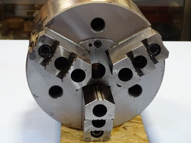 Клинозатегателен патронник Ф 200mm Bison 3-jaw power chuck+фланец - снимка 2