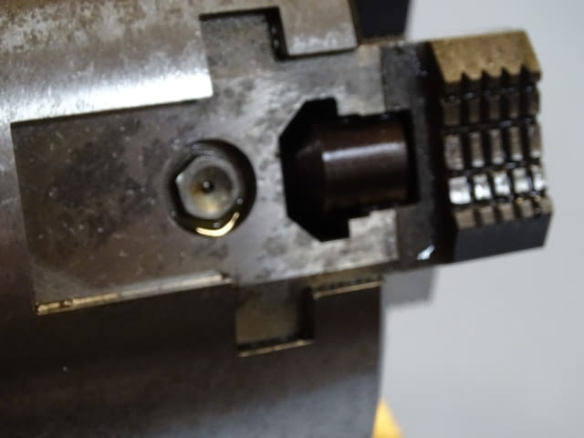 Клинозатегателен патронник Ф 200mm Bison 3-jaw power chuck+фланец - снимка 6