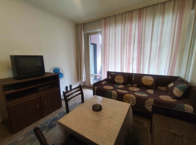 Давам под наем многостаен апартамент 4-стаен, 102 м2, Панел - град Пловдив | Апартаменти - снимка 2