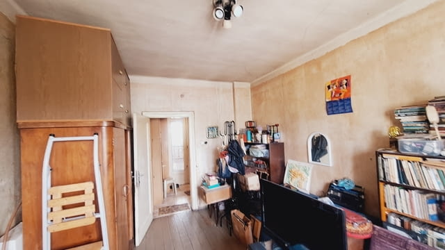 Продавам тристаен апартамент до Археологическис музей Варна, град Варна | Апартаменти - снимка 1