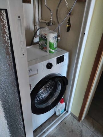 Давам под наем двустаен апартамент напълно обзаведен-състоящ се от спалния , хол и отделна кухня на е - снимка 3