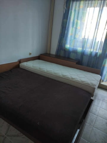 Давам под наем двустаен апартамент напълно обзаведен-състоящ се от спалния , хол и отделна кухня на е - снимка 4