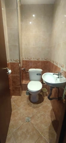 Давам под наем тристаен-2спални, хол, трапезария и бокс в Центъра до военна болница-ново обзаведен - снимка 2