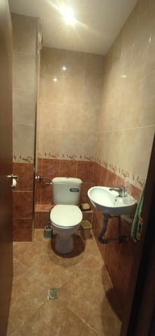 Давам под наем тристаен-2спални, хол, трапезария и бокс в Центъра до военна болница-ново обзаведен - снимка 3