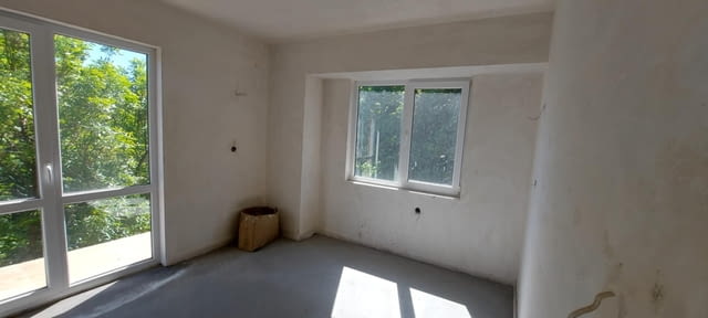 Продава се тристаен апартамент в кв. Каменни, гр. Хасково – до Градската градина  Сграда с Акт 15 - снимка 6