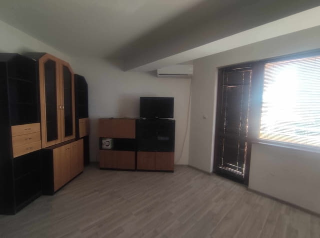 Давам под наем тристаен ново обзаведен апартамент в нова монолитна кооперация до Военна болница-120к - снимка 2