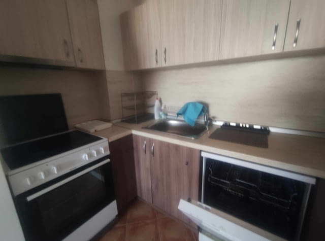 Давам под наем тристаен ново обзаведен апартамент в нова монолитна кооперация до Военна болница-120к - снимка 4