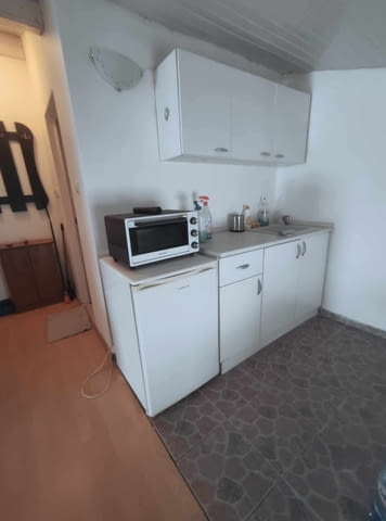 Давам под наем едностаен-боксониера в ЦЕТЪРА-Каменица2(до стадион ХР.БОТЕВ)-напълно обзаведен в нова - снимка 2