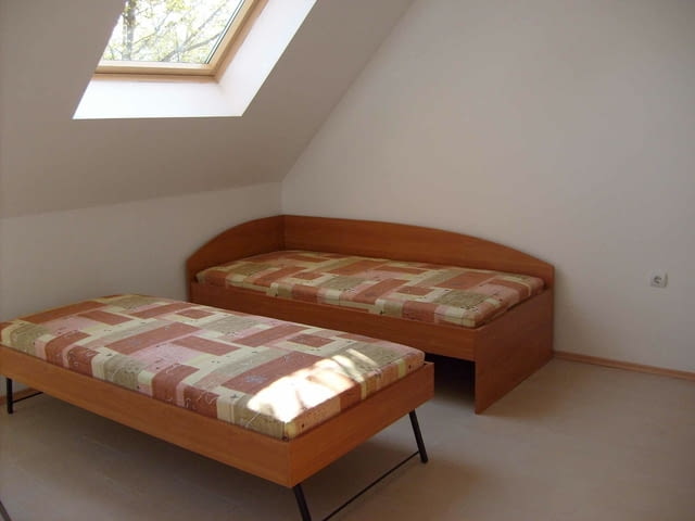 Давам под наем обзаведена боксониера 1-стаен, 30 м2, Тухла - град Пловдив | Апартаменти - снимка 1