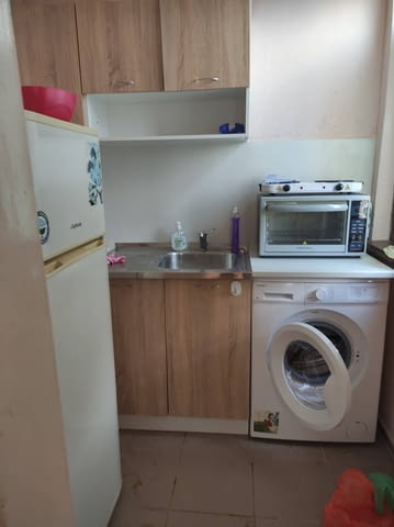 Давам под наем боксониера-едностаен в СУПЕР ЦЕНТЪРА на гр.Пловдив срещу ТРИМОНЦИУМ И до ВОЕННА БОЛНИ - снимка 1