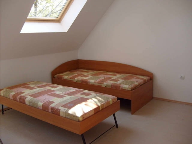 Давам под наем боксониера-едностаен в СУПЕР ЦЕНТЪРА на гр.Пловдив срещу ТРИМОНЦИУМ И до ВОЕННА БОЛНИ - снимка 5