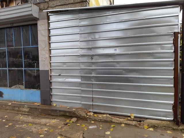 Давам под наем авто сервиз в КичукПариж до МОДЪР -оборудван има санитарен възел и допълнително външн - снимка 4