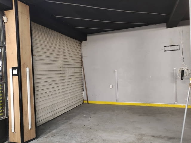 Давам под наем авто сервиз в КичукПариж до МОДЪР -оборудван има санитарен възел и допълнително външн - снимка 9