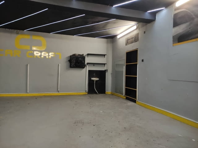 Давам под наем авто сервиз в КичукПариж до МОДЪР -оборудван има санитарен възел и допълнително външн - снимка 1