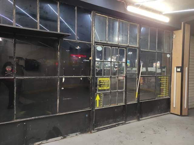 Давам под наем авто сервиз в КичукПариж до МОДЪР -оборудван има санитарен възел и допълнително външн - снимка 6