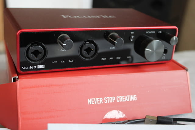 Focusrite Scarlet 4i4 USB - PRO Звукова Карта Студийна - ДАЙ ОФЕРТА - снимка 1
