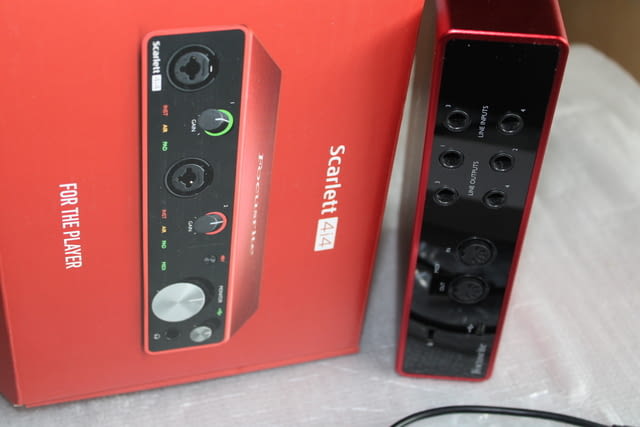 Focusrite Scarlet 4i4 USB - PRO Звукова Карта Студийна - ДАЙ ОФЕРТА - снимка 6