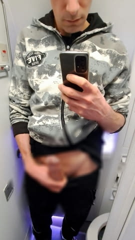 Обрязана патка / 19см хуй - град Кнежа | Мъж търси Жена - снимка 2