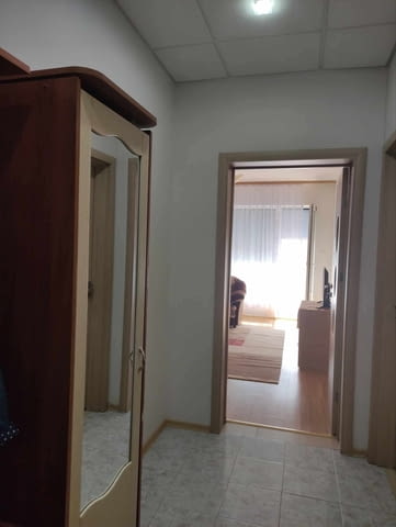 Давам под наем тристаен напълно обзаведен апартамент в КичукПариж до ПОЩАТА , - снимка 1