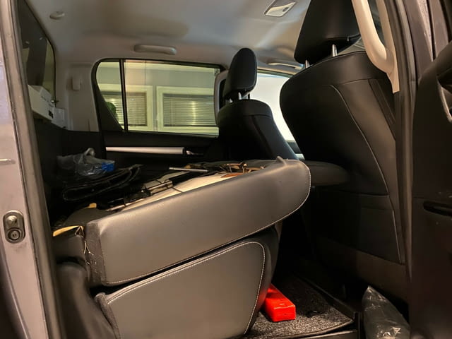 Камиони Toyota hilux artics Hilux Surf, Дизел, Автоматична - град Извън България | Автомобили / Джипове - снимка 3