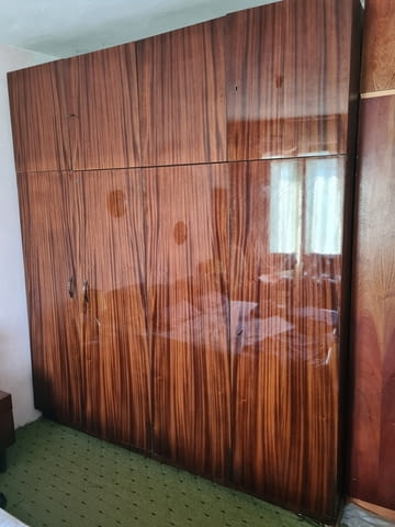 Четирикрилен гардероб с надстройка - град Русе | Гардероби