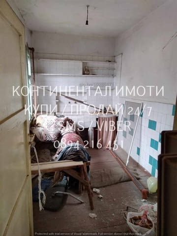 Код 63016. Двуетажна стара тухлена къща 160м2 с голям двор 1355м2. Квадратура по 76м2 на етаж, първи - снимка 10