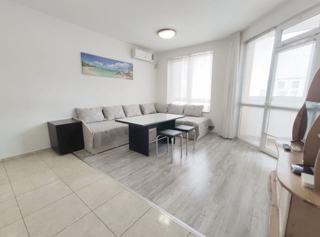 До Морска градина, двустаен апартамент ”Плаж 1” за нощувки, ж.к. Лазур, Бургас, под наем - снимка 1