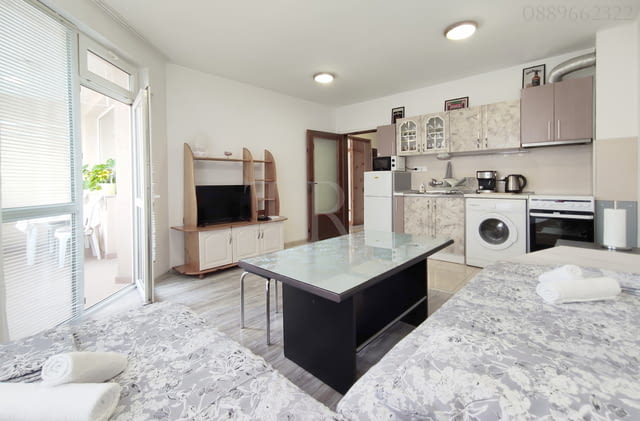 До Морска градина, двустаен апартамент ”Плаж 1” за нощувки, ж.к. Лазур, Бургас, под наем - снимка 3