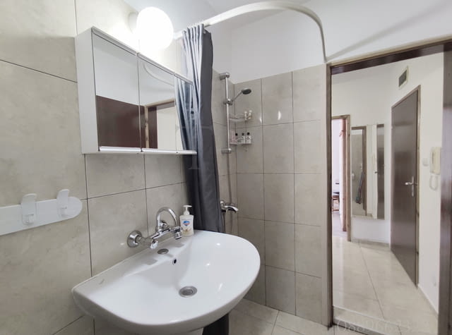 До Морска градина, двустаен апартамент ”Плаж 1” за нощувки, ж.к. Лазур, Бургас, под наем - снимка 7