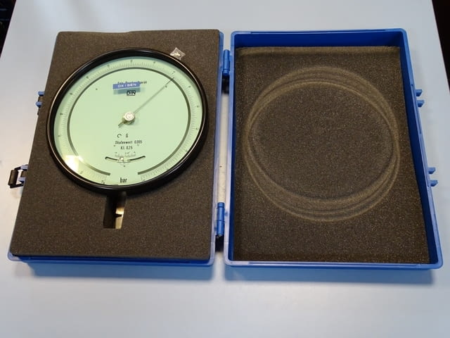 Образцов манометър WIKA 341.11.250 (-1+0.6)Bar precision test pressure gauge - снимка 1