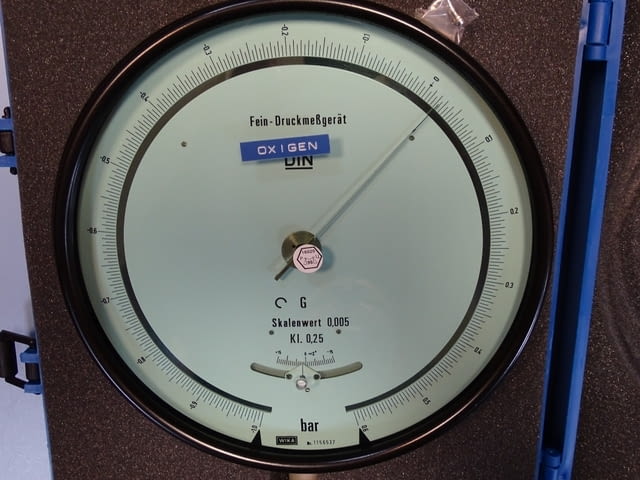 Образцов манометър WIKA 341.11.250 (-1+0.6)Bar precision test pressure gauge - снимка 2