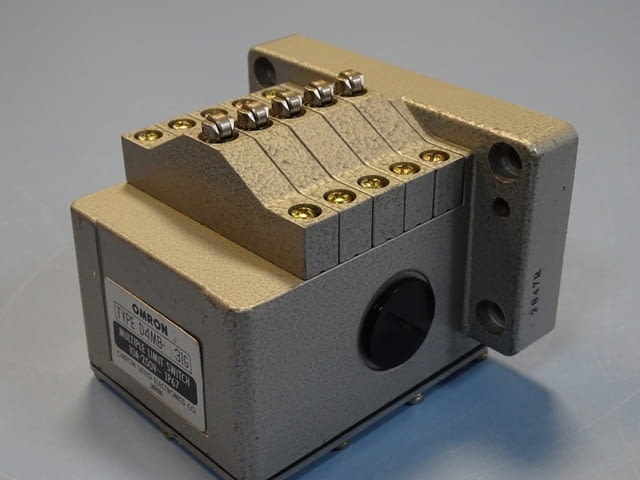 Позиционен изключвател Omron D4MB-531G multiple 6-position limit switch - снимка 2