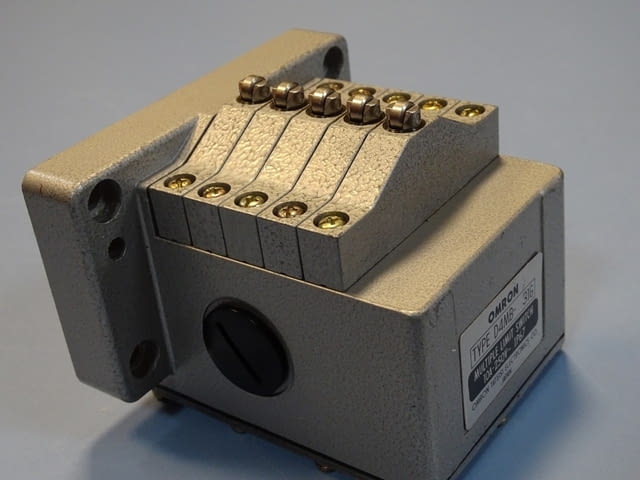 Позиционен изключвател Omron D4MB-531G multiple 6-position limit switch - снимка 3