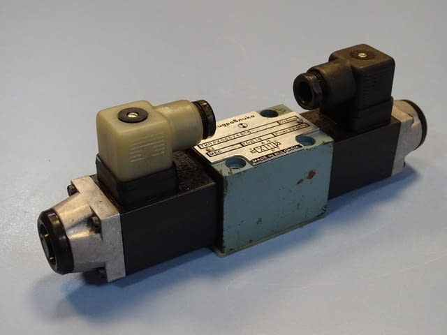 Хидравличен разпределител ”Хидравлика” тип РХ 06574A 024/00АМ 320Bar hidraulic solenoid valve - снимка 2